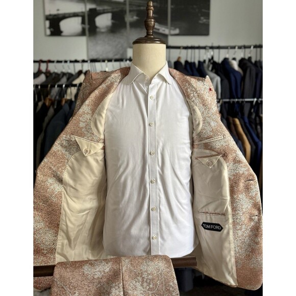 NWT INCREDIBLE One-of-a-Kind Coral Floral Peak Lapel Tom Ford Suit 38R US/48R IT - Picture 16 of 16